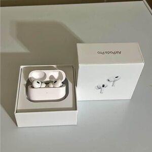 Apple AirPods Pro with White Charging Case